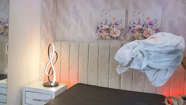 Snapshot of Tifany_boobsgb chatting on November 2025 08:09:02 PM Tifany boobsgb online show from November 2025 08:09:02 PM