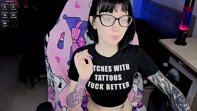 HazelTompson online show from March 2026 12:12:01 PM