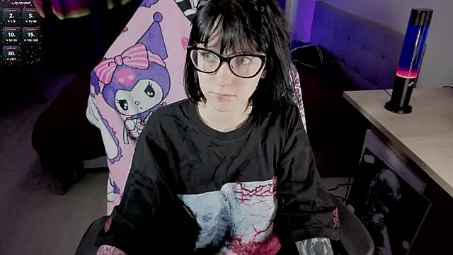 Snapshot of HazelTompson chatting on March 2026 12:02:02 PM HazelTompson online show from March 2026 12:02:02 PM