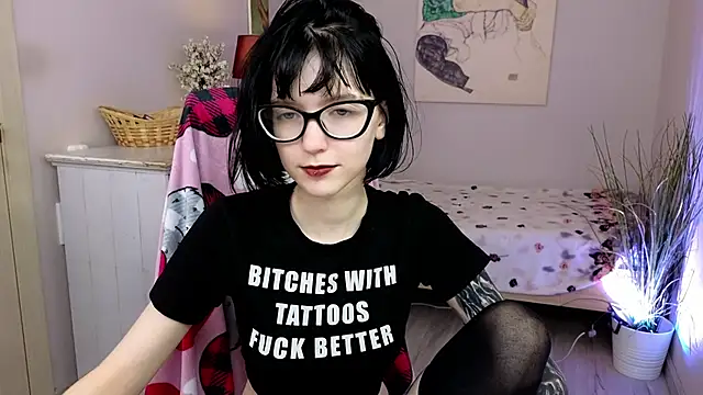 Snapshot of HazelTompson chatting on December 2025 08:52:01 PM HazelTompson online show from December 2025 08:52:01 PM