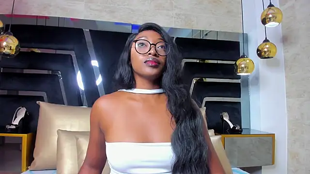 Snapshot of YallianaBrooks chatting on April 2026 11:50:01 AM YallianaBrooks online show from April 2026 11:50:01 AM