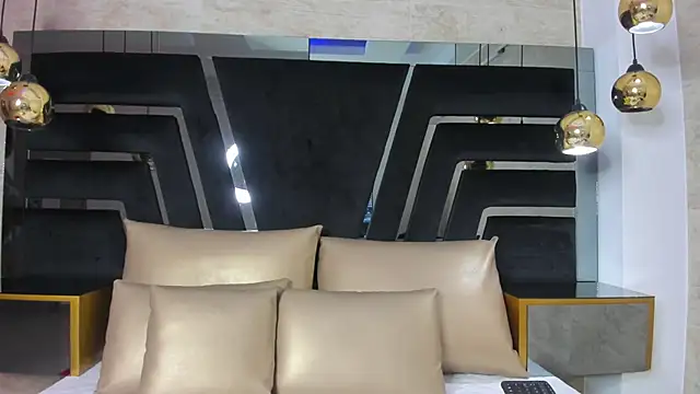 Snapshot of YallianaBrooks chatting on March 2026 12:20:02 PM YallianaBrooks online show from March 2026 12:20:02 PM