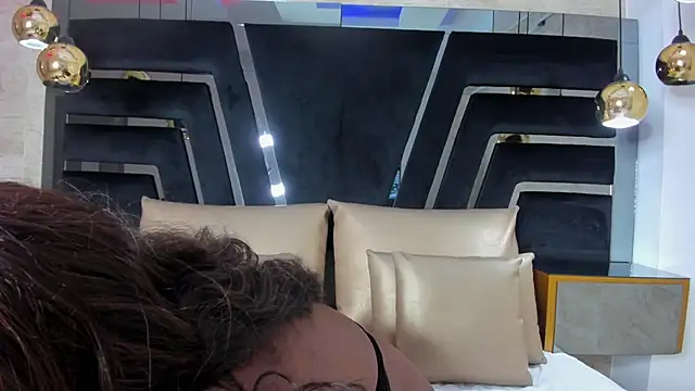 Snapshot of YallianaBrooks chatting on March 2026 12:10:02 PM YallianaBrooks online show from March 2026 12:10:02 PM