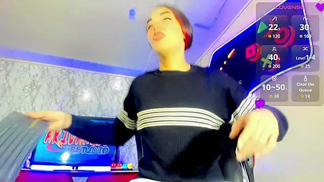 Madison Mujica online show from November 2025 11:15:02 AM