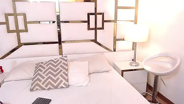 Snapshot of AnniieCarther chatting on November 2025 03:23:01 PM AnniieCarther online show from November 2025 03:23:01 PM