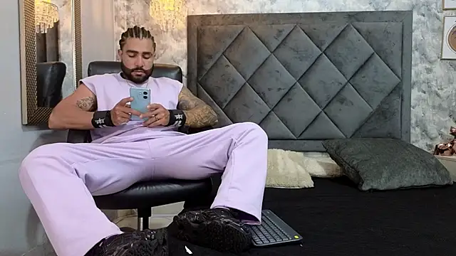 Apolo rousse1 online show from September 2025 09:02:01 PM