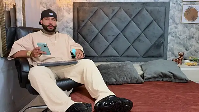 Apolo rousse1 online show from September 2025 08:08:02 PM