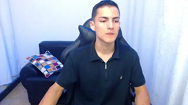 Snapshot of Matiius18 chatting on February 2026 01:40:02 PM Matiius18 online show from February 2026 01:40:02 PM