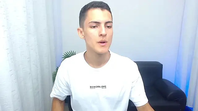 Snapshot of Matiius18 chatting on January 2026 02:42:01 PM Matiius18 online show from January 2026 02:42:01 PM