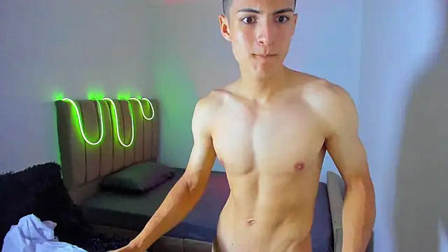 Snapshot of Matiius18 chatting on June 2026 02:26:01 PM Matiius18 online show from June 2026 02:26:01 PM
