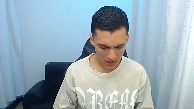 Matiius18 online show from April 2026 02:13:02 PM