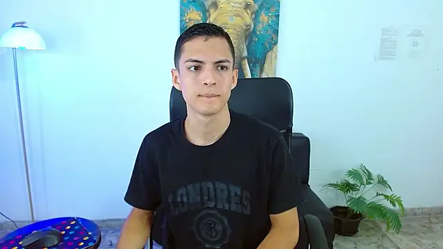 Matiius18 online show from April 2026 02:18:02 PM