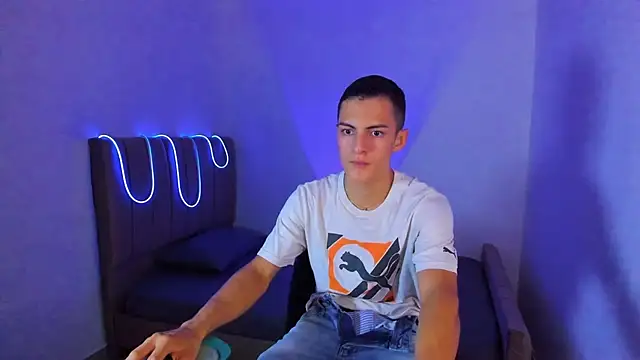 Snapshot of Matiius18 chatting on July 2026 03:55:02 PM Matiius18 online show from July 2026 03:55:02 PM