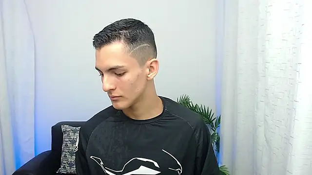 Snapshot of Matiius18 chatting on November 2025 02:09:02 PM Matiius18 online show from November 2025 02:09:02 PM