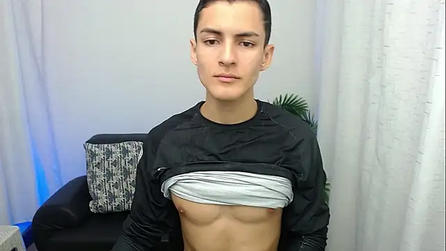 Snapshot of Matiius18 chatting on December 2025 01:43:02 PM Matiius18 online show from December 2025 01:43:02 PM