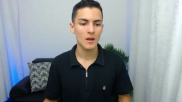 Snapshot of Matiius18 chatting on November 2025 01:37:02 PM Matiius18 online show from November 2025 01:37:02 PM