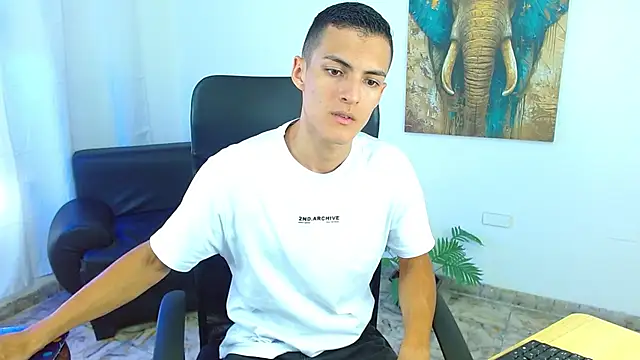 Matiius18 online show from May 2026 01:58:02 PM