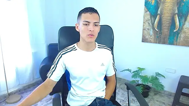 Matiius18 online show from May 2026 01:54:01 PM