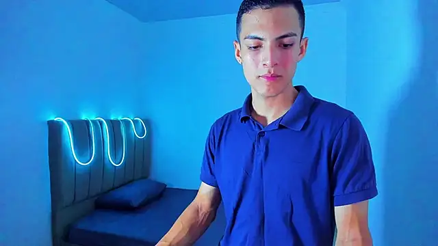 Snapshot of Matiius18 chatting on June 2026 01:42:02 PM Matiius18 online show from June 2026 01:42:02 PM
