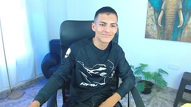 Matiius18 online show from May 2026 02:04:02 PM