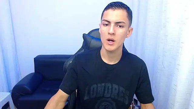 Snapshot of Matiius18 chatting on February 2026 01:50:02 PM Matiius18 online show from February 2026 01:50:02 PM