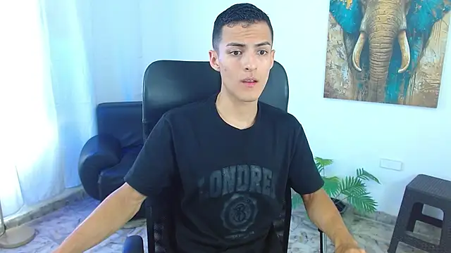 Matiius18 online show from May 2026 01:39:02 PM