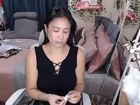 Snapshot of Shiawase1125 chatting on November 2025 01:42:01 AM Shiawase1125 online show from November 2025 01:42:01 AM