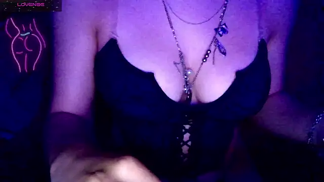 Sapphire Gd online show from October 2025 09:06:01 PM