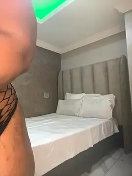 BQueen223 online show from November 2025 10:57:02 PM