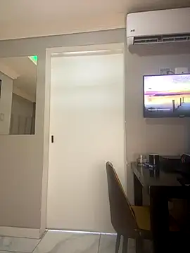 BQueen223 online show from November 2025 02:05:01 AM