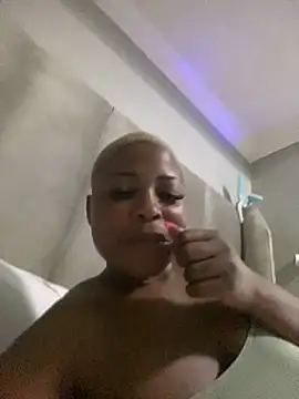 BQueen223 online show from December 2025 07:07:02 PM