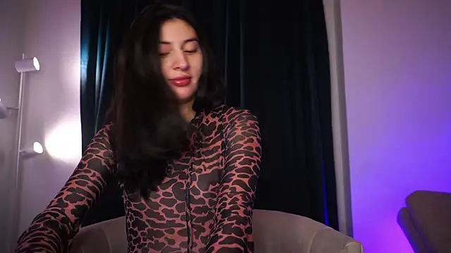 Auralea online show from December 2025 04:11:01 AM