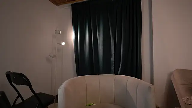 Auralea online show from May 2026 05:07:01 AM
