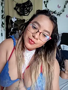 Snapshot of AsshleyVillaloboss chatting on October 2025 06:51:01 PM AsshleyVillaloboss online show from October 2025 06:51:01 PM