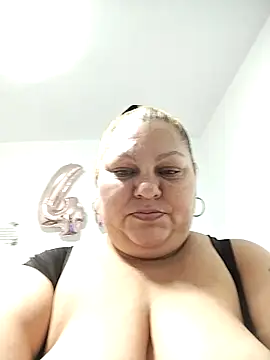 Snapshot of Miasmithr chatting on November 2025 01:22:02 PM Miasmithr online show from November 2025 01:22:02 PM