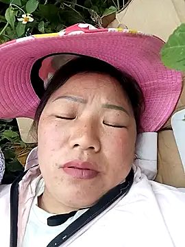 Snapshot of Mptrangp chatting on April 2026 05:31:02 AM Mptrangp online show from April 2026 05:31:02 AM