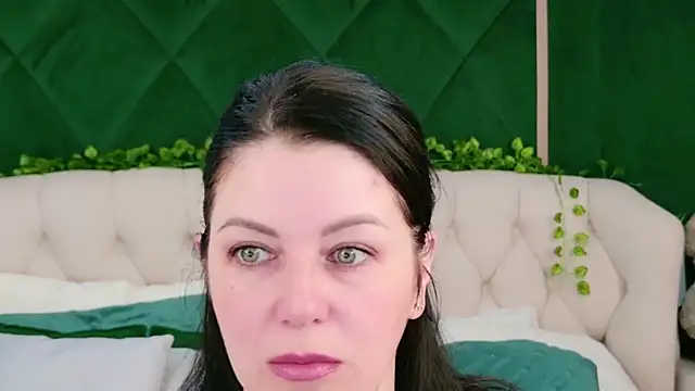 Nina Stane online show from October 2025 05:28:02 AM