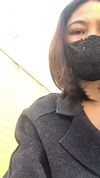 zhizhinaigai online show from December 2025 03:00:01 AM