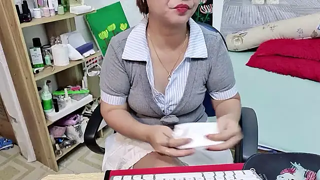 Snapshot of MichiLovely chatting on September 2025 08:10:02 AM MichiLovely online show from September 2025 08:10:02 AM