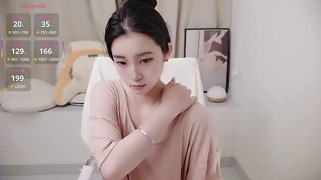 seoYuki online show from November 2025 07:12:01 AM