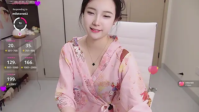 seoYuki online show from October 2025 08:59:01 AM