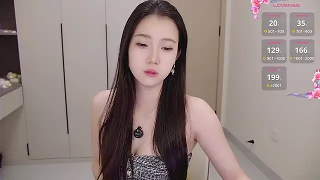 seoYuki online show from September 2025 01:59:02 PM