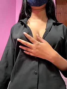Neha18 online show from October 2025 12:26:02 PM