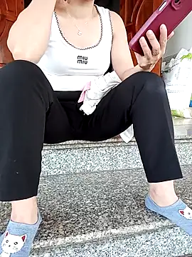 Snapshot of Sweet-Berry89 chatting on October 2025 12:14:02 AM Sweet-Berry89 online show from October 2025 12:14:02 AM
