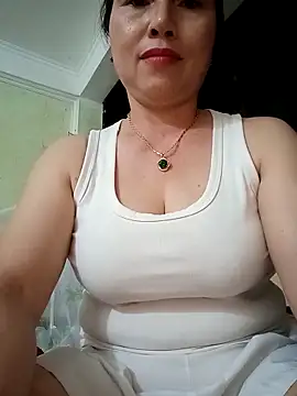 Kim-Anhh online show from October 2025 05:05:01 PM