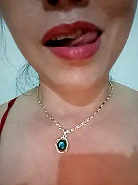 Kim-Anhh online show from October 2025 04:37:01 PM
