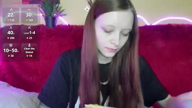 AliceHaris online show from December 2025 01:17:01 AM