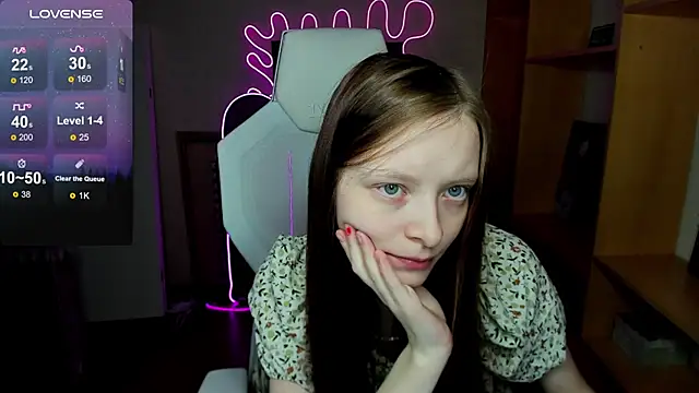 AliceHaris online show from November 2025 01:22:02 AM