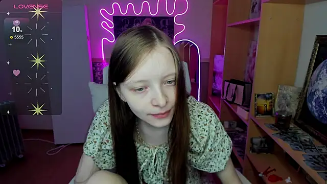 AliceHaris online show from November 2025 09:45:02 AM