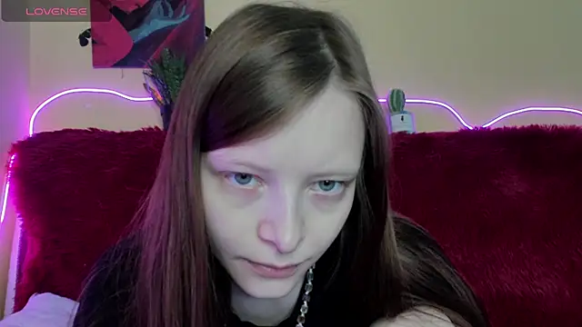 AliceHaris online show from December 2025 06:15:01 AM